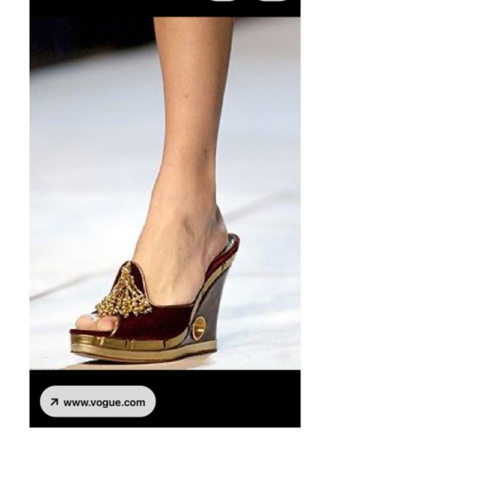 RARE AUTHENTIC LOUIS VUITTON 2007 CLEOPATRA TORTOISE LUCITE PLATFORMS SZ 7.5